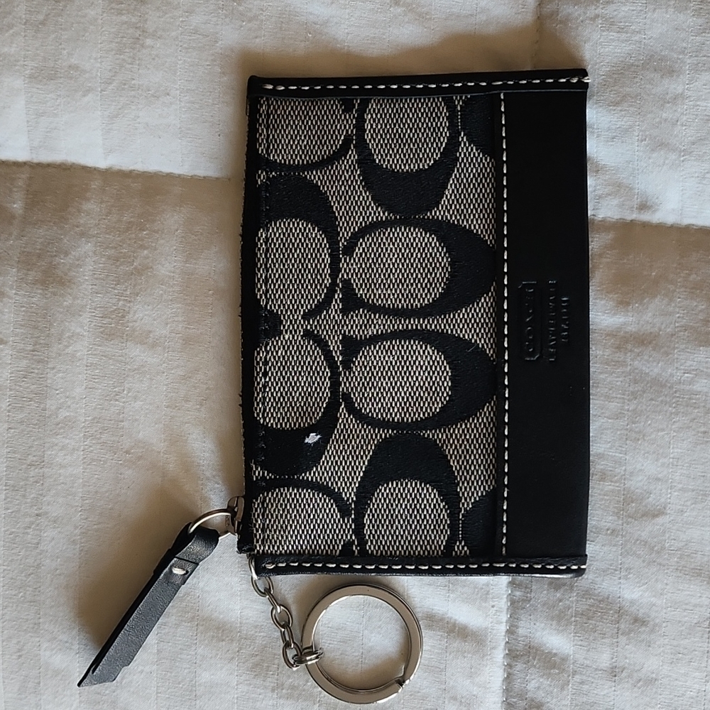 Coach Wristlet Coin - Picture 2 of 6